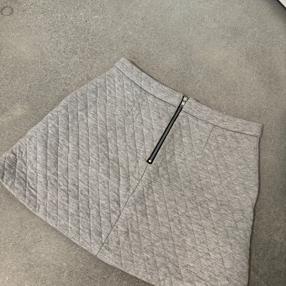 Topshop Grey Quilted Mini Skirt - Picture 2 of 3